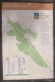 Cartello del Parco Regionale
dell’Appia Antica
(18384 bytes)